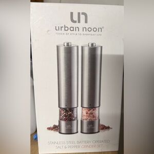 Stainless Steel Salt and Pepper Grinder Set